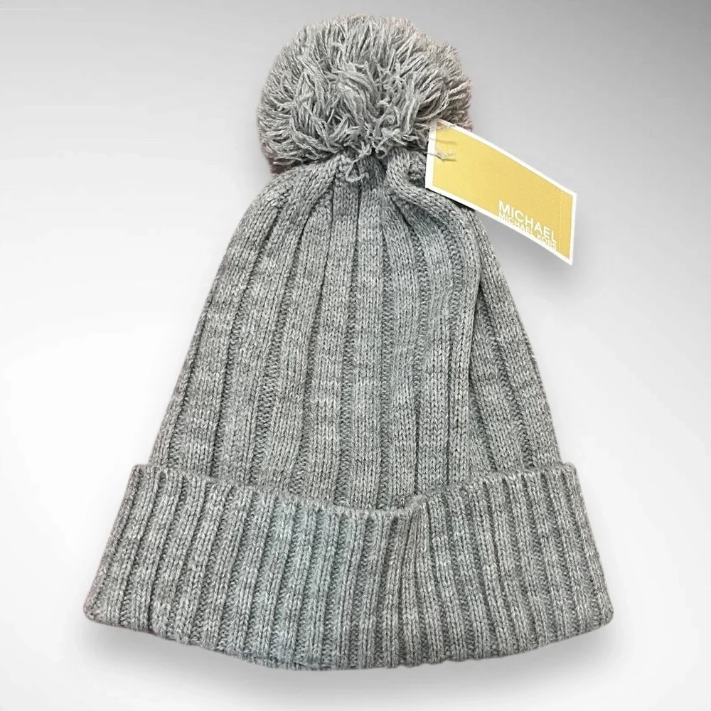 MICHAEL KORS Gray Ribbed Knit Beanie With‎ Pom Pom | NWT